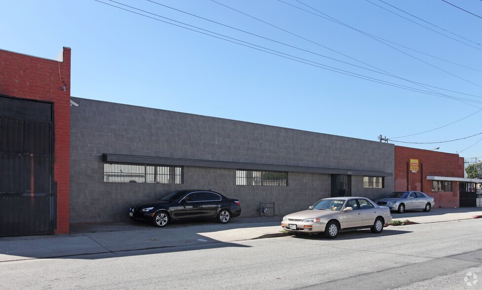 More Photos Of 1390 Newton St, Los Angeles Warehouse For Lease