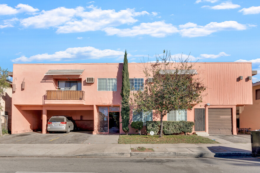 Primary Photo Of 14011 Sherman Way, Van Nuys Apartments For Sale