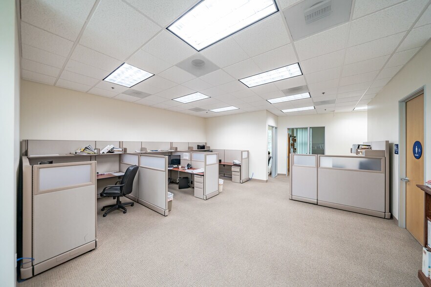 More Photos Of 9297-9311 Research Dr, Irvine Research And Development For Lease