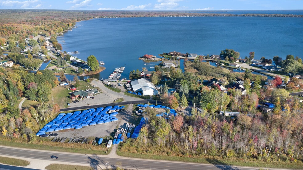 More Photos Of 13710 W Shore Dr, Houghton Lake Marina For Sale