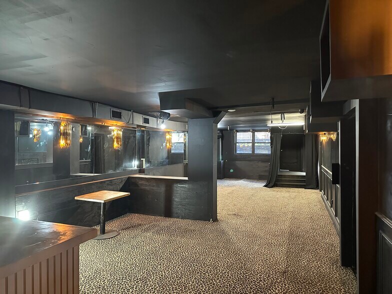 More Photos Of 232 W 14th St, New York Apartments For Lease