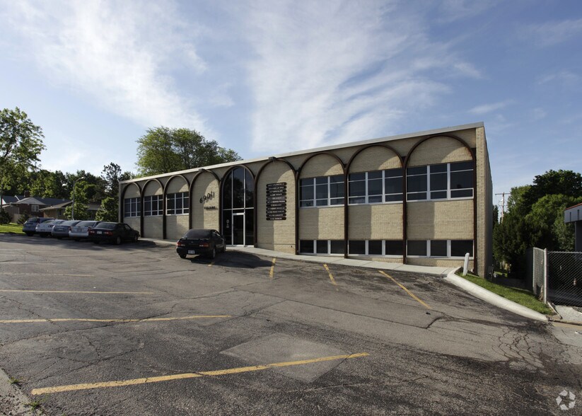 More Photos Of 6901 Dodge St, Omaha Office For Lease