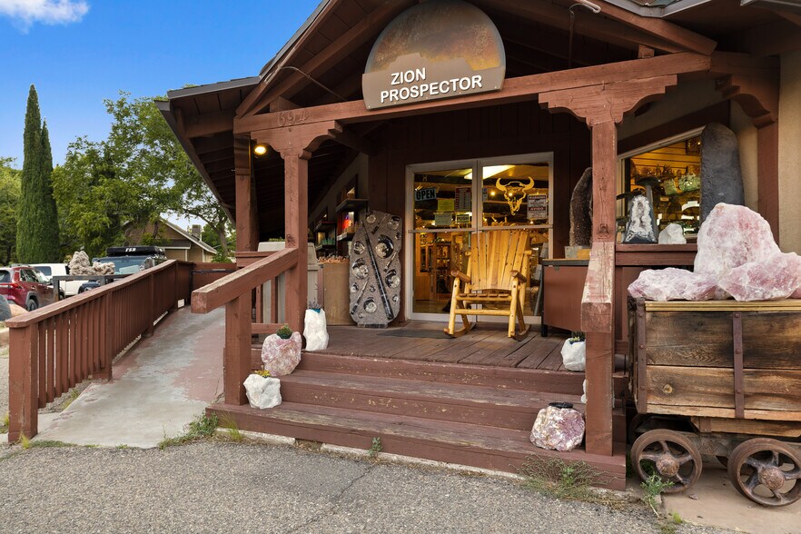 More Photos Of 694 Zion Park Blvd, Springdale Storefront Retail Residential For Sale