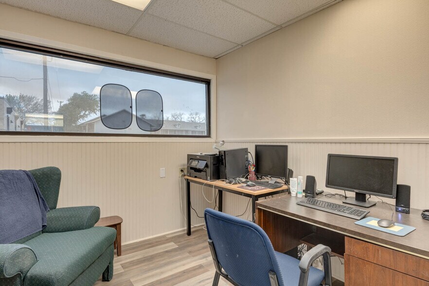 More Photos Of 700-H Everhart Rd, Corpus Christi Office For Sale