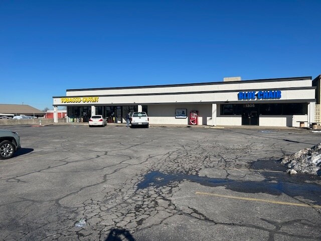 More Photos Of 1305-1311 W Walnut St, Rogers Storefront Retail Office For Sale