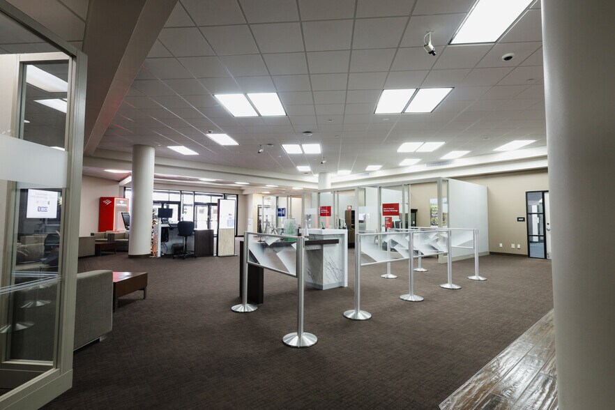 More Photos Of 4000 Garth Rd, Baytown Medical For Sale