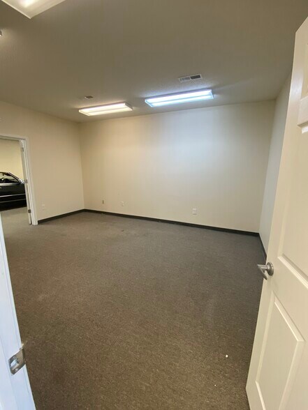 More Photos Of 214 McIver St, Sanford Office For Lease