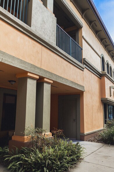 More Photos Of 1355 S International Pky, Lake Mary Office For Lease