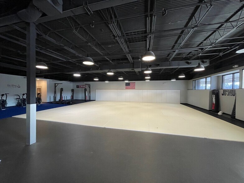 More Photos Of 1802 N Jackson St, Tullahoma Unknown For Lease