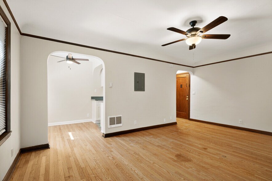 More Photos Of , Seattle Multifamily For Sale