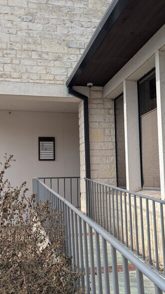 More Photos Of 741 Water St, Kerrville Loft Creative Space For Lease