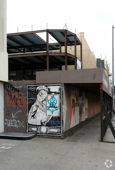 More Photos Of 621 S Western Ave, Los Angeles General Retail For Sale