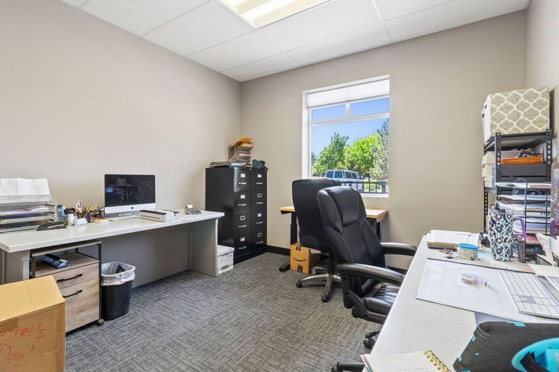 More Photos Of 236 River Vista Pl, Twin Falls Office For Lease