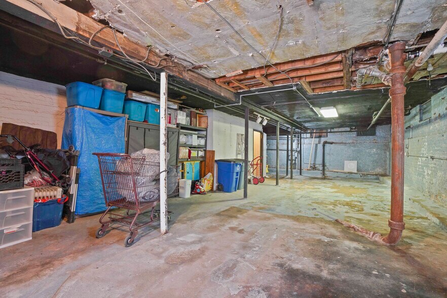 More Photos Of 6046 Putnam Ave, Ridgewood Apartments For Sale