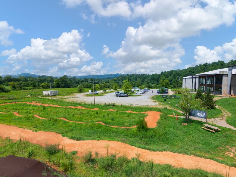 More Photos Of 701 Old Fanning Bridge Rd, Fletcher Sports And Entertainment For Sale