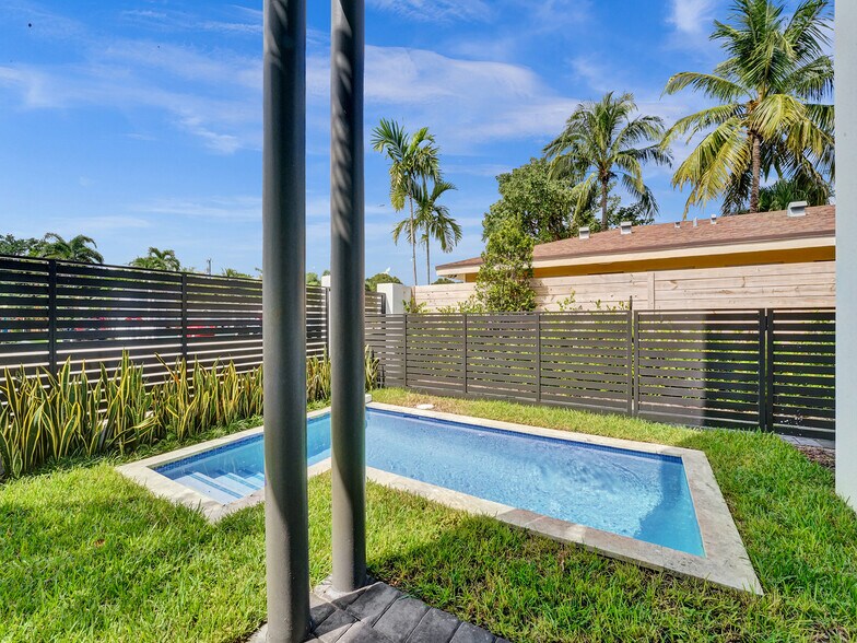 More Photos Of 1220 NE 15th Ave, Fort Lauderdale Apartments For Sale