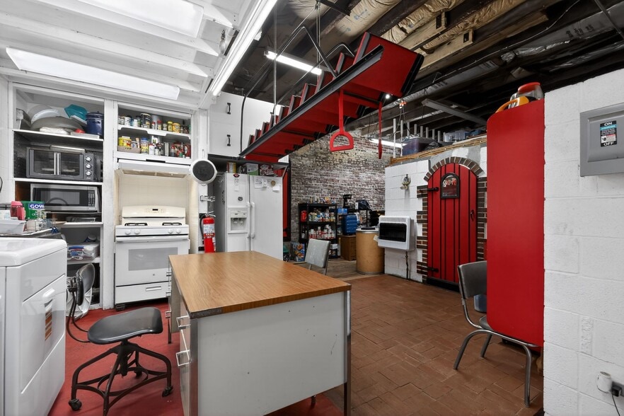 More Photos Of 3341-43 D St, Philadelphia Manufacturing For Sale