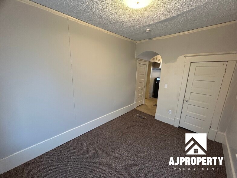 More Photos Of 1118 W 8th St, Sioux Falls Multifamily For Sale