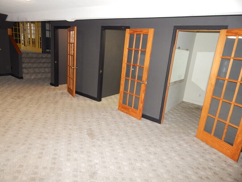 More Photos Of 83 Main St, Deep River General Retail For Lease