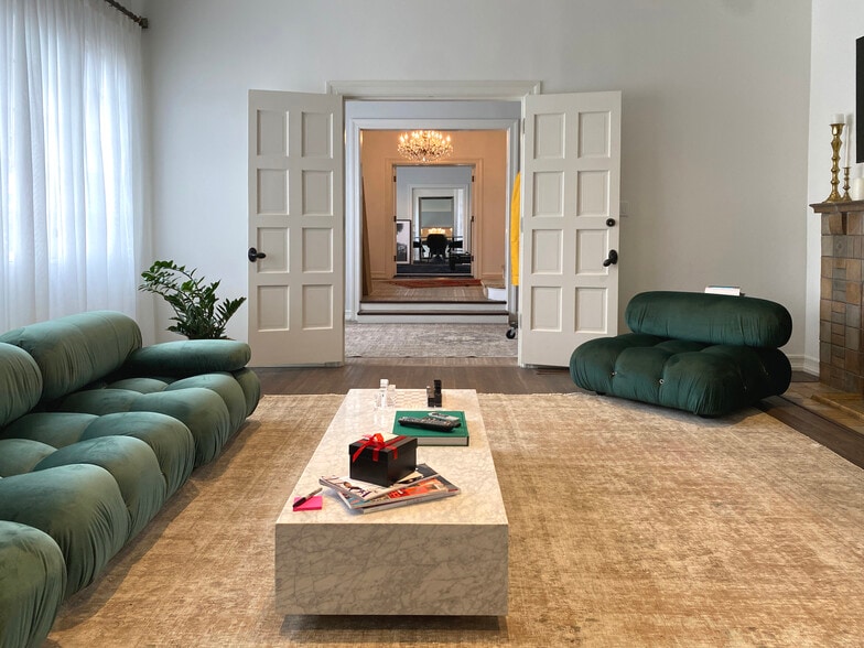 More Photos Of 4526 Wilshire Blvd, Los Angeles Office Residential For Sale