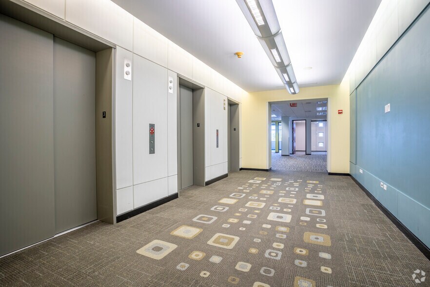 More Photos Of 955 American Ln, Schaumburg Office For Lease