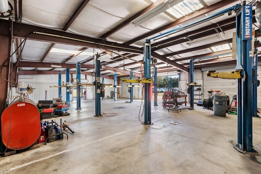 More Photos Of 432 Connell Rd, Valdosta Service For Sale