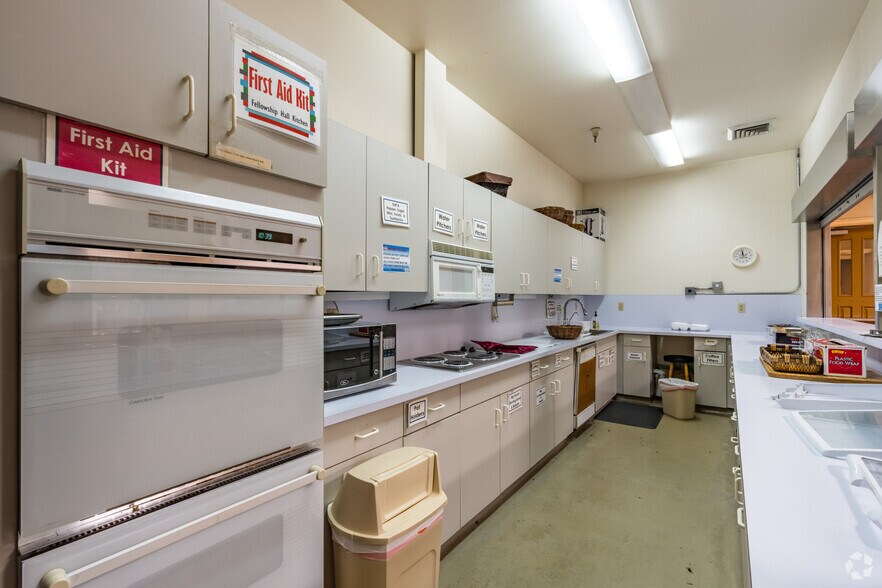 More Photos Of 9249 Folsom Blvd, Sacramento Religious Facility For Sale