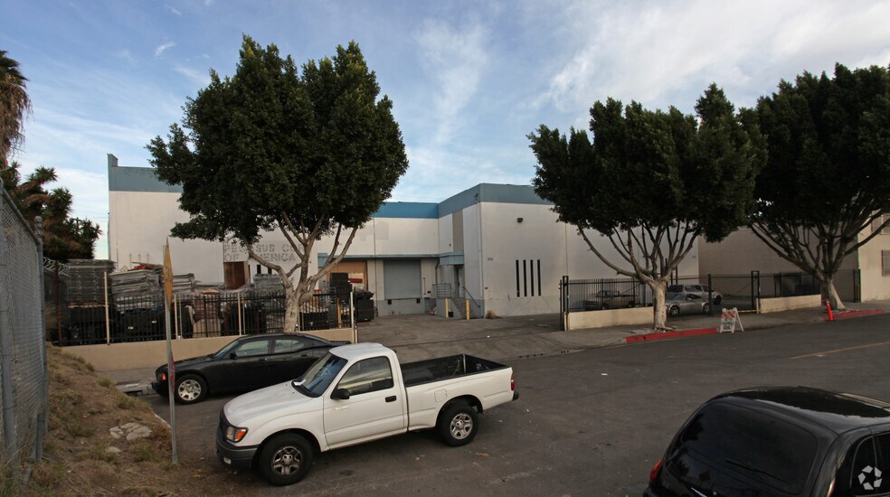 More Photos Of 350-354 N Avenue 21, Los Angeles Warehouse For Lease