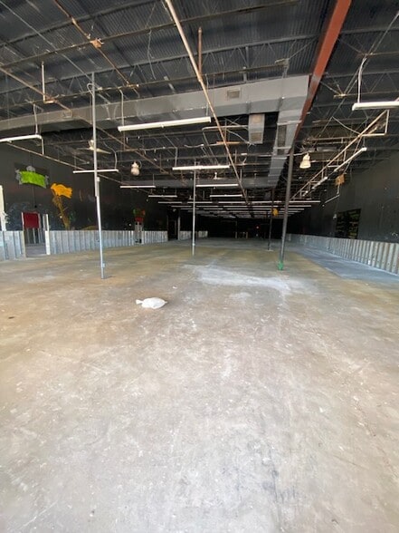 More Photos Of 6425-6441 US Highway 19, New Port Richey Unknown For Lease