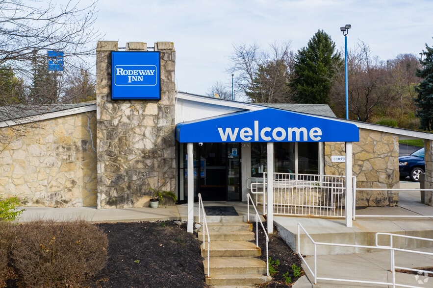 More Photos Of 282 North Ave, Washington Hotel For Sale