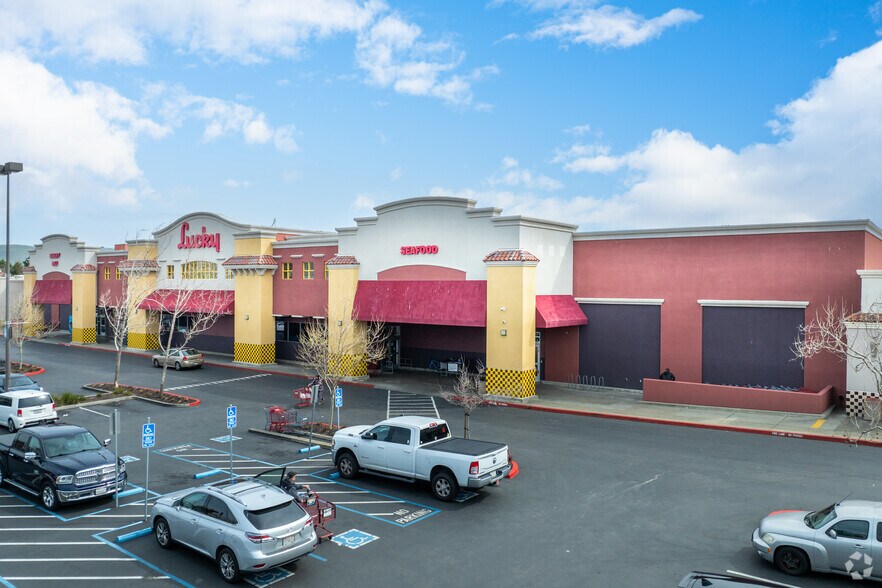 More Photos Of 32300 Dyer St, Union City Supermarket For Sale