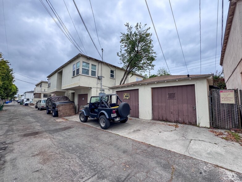 More Photos Of 2411 20th St, Santa Monica Apartments For Sale