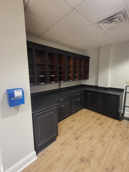 More Photos Of 110 Mid Atlantic Pl, Yorktown Office For Lease