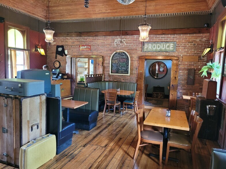 More Photos Of 26 Depot Ave, Windsor Restaurant For Sale