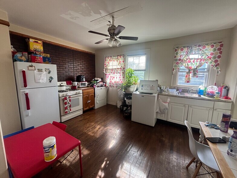 More Photos Of , West Haven Unknown For Sale