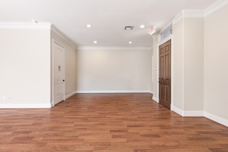More Photos Of 11623 Spring Cypress Rd, Tomball Office For Sale