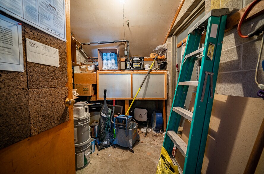 More Photos Of 675 Grant St, Winneconne Bowling Alley For Sale