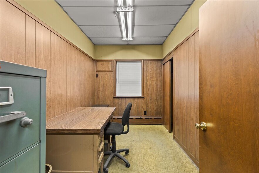 More Photos Of 304 W Main St, Norton Industrial For Sale