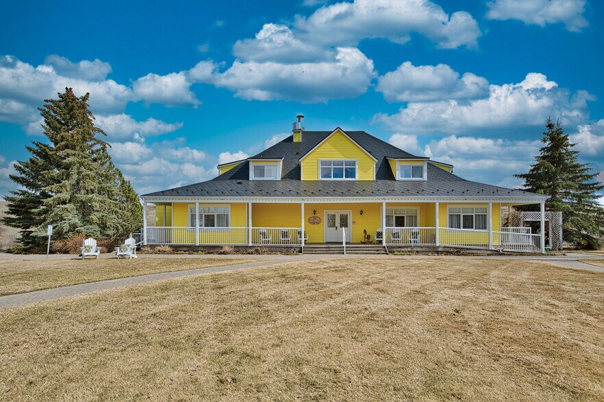 Primary Photo Of 111 Severn Av, Rosebud Hospitality For Sale