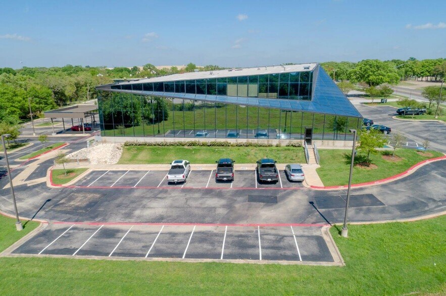 More Photos Of 1920 W Villa Maria Rd, Bryan Medical For Lease