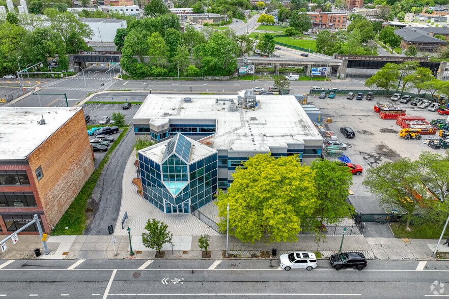 More Photos Of 572 S Salina St, Syracuse Medical For Sale