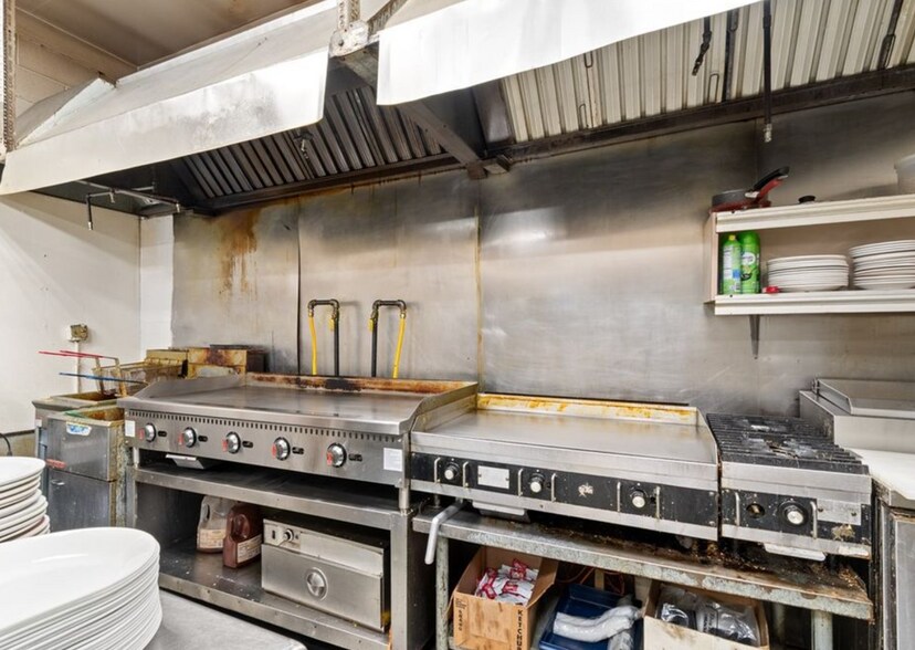 More Photos Of 6014 New Hartford St, Wolcott Restaurant For Sale