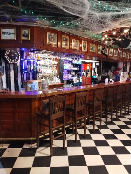 More Photos Of 2902 Brambleton Ave SW, Roanoke General Retail For Sale