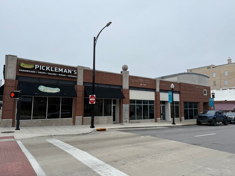 More Photos Of 333 S Jefferson St, Springfield Office For Lease