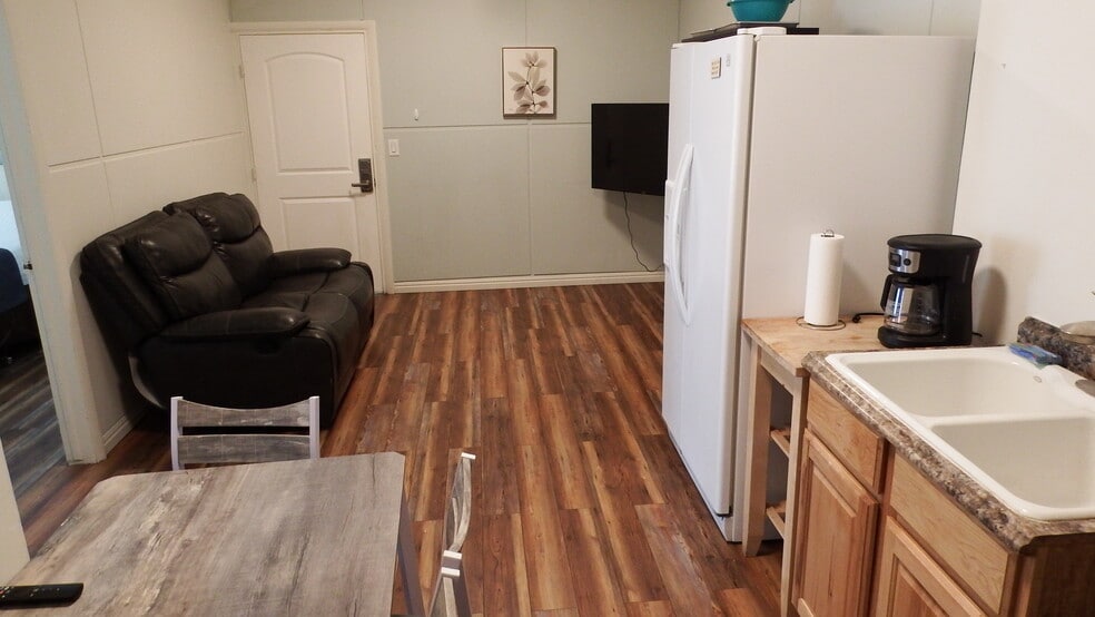 More Photos Of 25 W Main St, Vernal General Retail For Sale