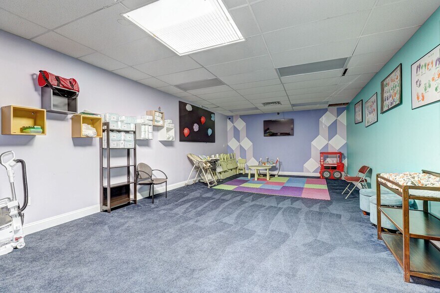 More Photos Of 8 Music Fair Rd, Owings Mills Flex For Sale