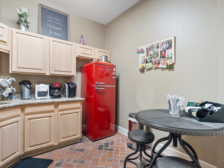 More Photos Of 15400 S US Highway 301, Summerfield Office For Sale