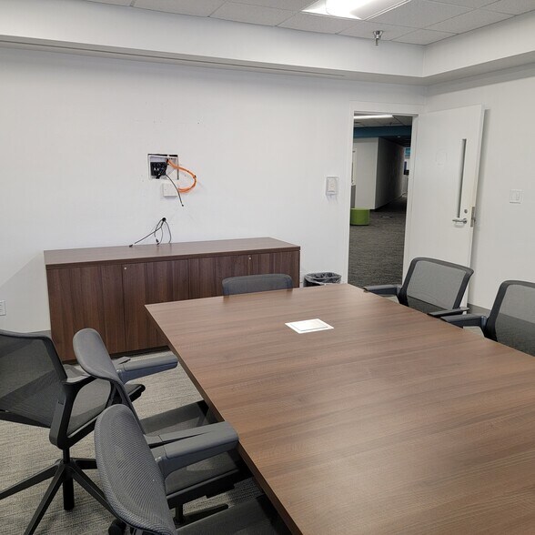 More Photos Of 500 Economy Ct, Freeport Office For Lease