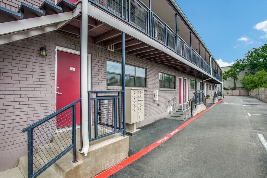 More Photos Of 4710 Munger Ave, Dallas Apartments For Sale