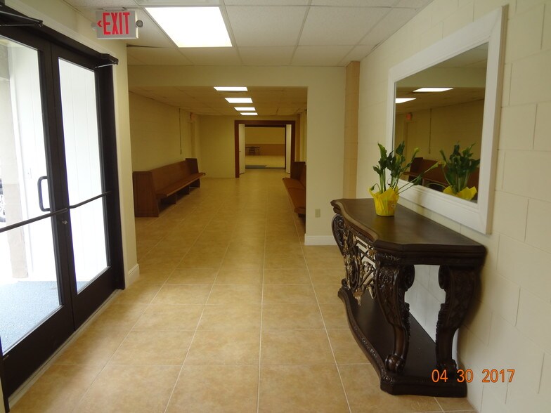 More Photos Of 177-185 Anchor Rd, Casselberry Warehouse For Lease